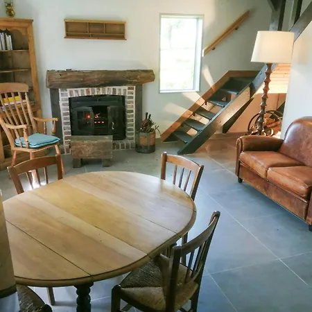 In Chateau Grounds Near Rouen Holiday home