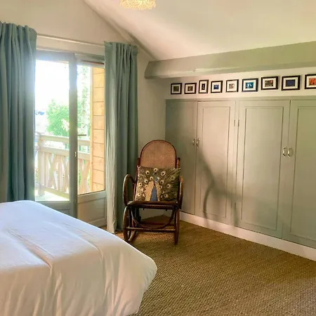 Holiday home In Chateau Grounds Near Rouen *