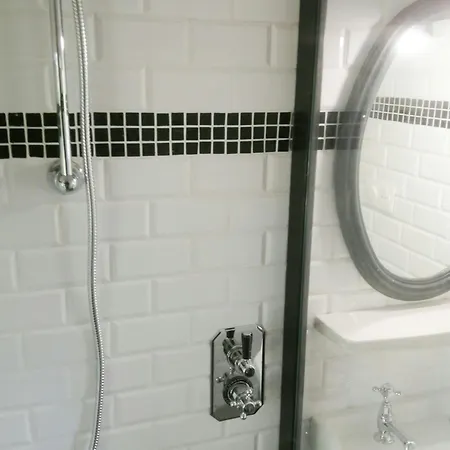 In Chateau Grounds Near Rouen * Limesy