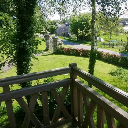 Dom wakacyjny In Chateau Grounds Near Rouen *