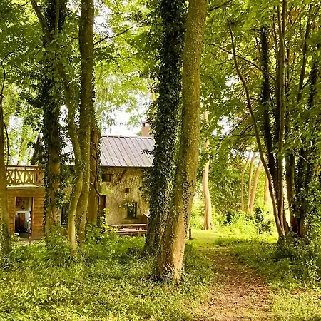 펜션 In Chateau Grounds Near Rouen Limesy