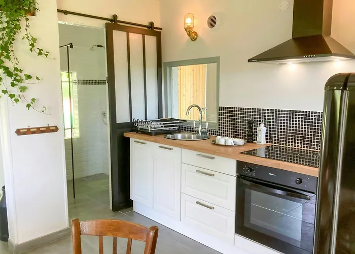 In Chateau Grounds Near Rouen Holiday home Limesy