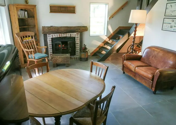 In Chateau Grounds Near Rouen Holiday home