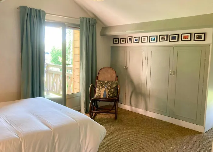 Holiday home In Chateau Grounds Near Rouen *