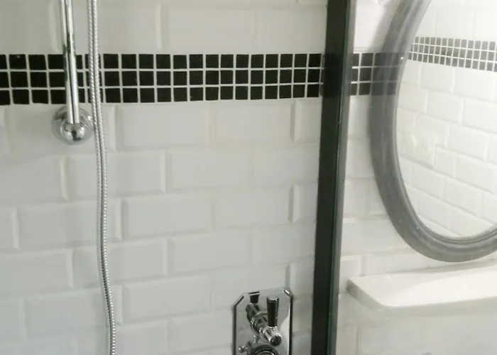 In Chateau Grounds Near Rouen * Limesy